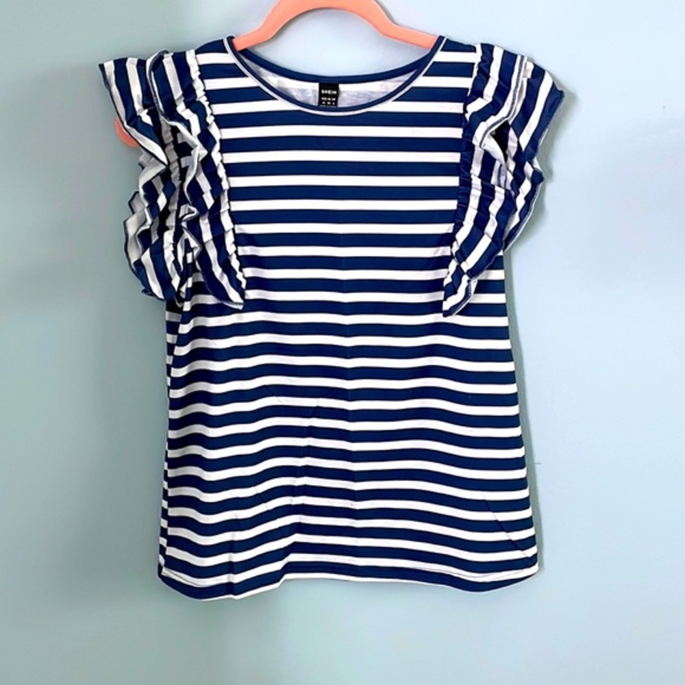 NWOT Shein women’s ruffled shirt- size‎ Medium